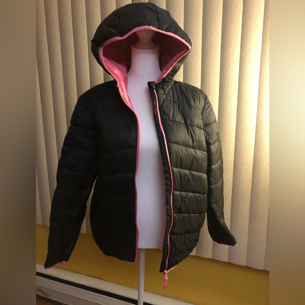 NWT black packable jacket in black and pink XL puffy